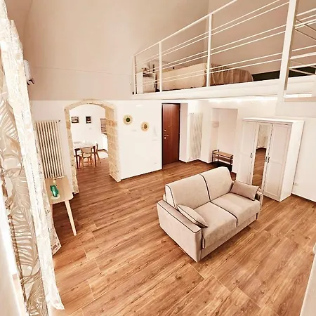 Acacia Apartment *